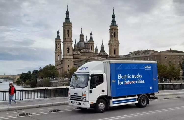 China electric light trucks exported for Europe in the first order of 2023